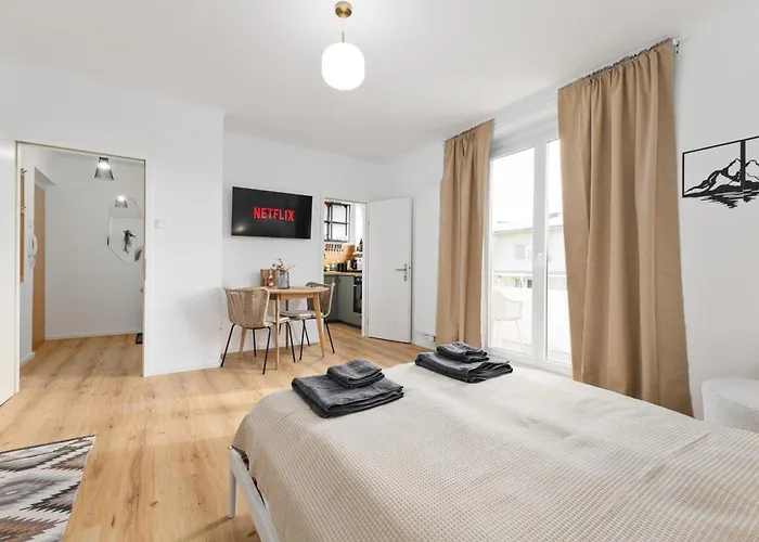 Lägenhet Stylisches In Mit Netflix & Balkon *